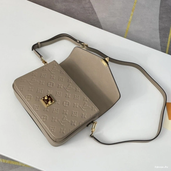 MÉTIS POCHETTE VUITTON LOUIS 0411